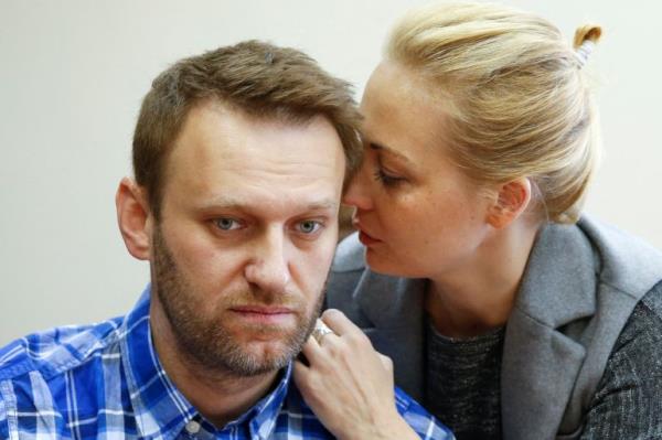 Alexey Navalnay and Yulia, his wife
