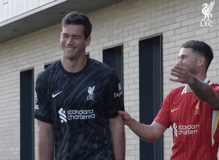 Alisson Becker appeared without a beard in Liverpool's training session earlier this week